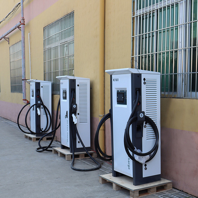 AC 0A-92A ระยะปัจจุบันเข้า 60KW DC 0-100A ปัจจุบันออก CCS ชาร์จรถสําหรับ Benz EQC