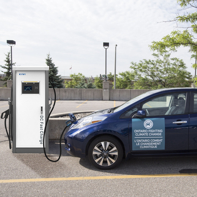 60KW 1000V 3 Pin CCS2 ชาร์จเพลย์สําหรับ Benz EQB ของสถานีชาร์จบนพื้น