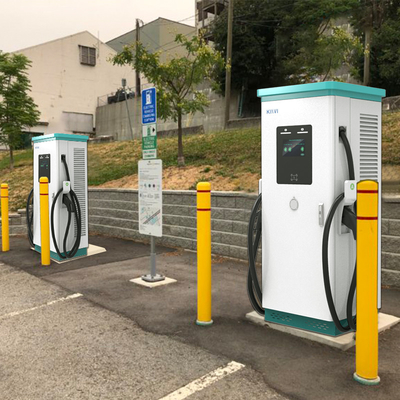 240KW DC Output Current 60kw CCS Chademo EV Charger Ocpp16.j เครื่องชาร์จเร็วสองปืน