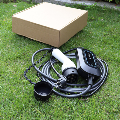 3.5KW ระดับ 2 สถานีชาร์จ EV พกพา ประเภท 2 IEC 62196 ปรับ 8-32A กระแส AC การรั่วไหลประเภท B RCD 30mA 6mA สําหรับบ้าน